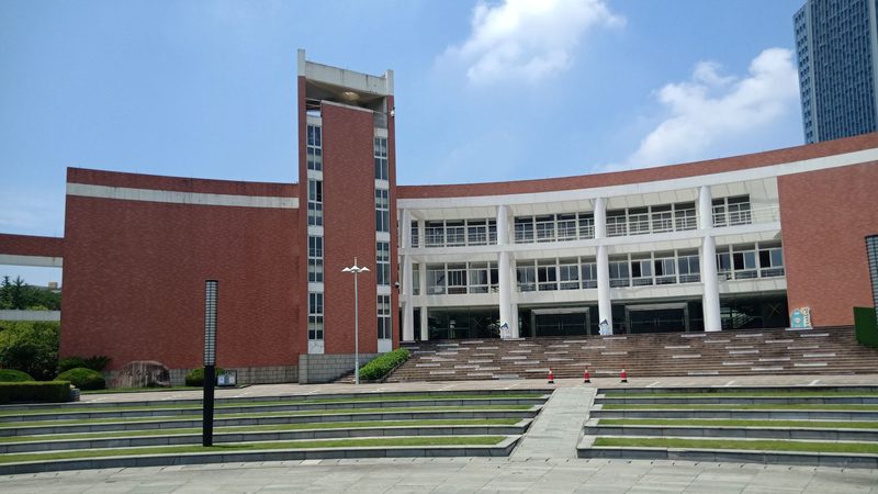 小型电子科技公司直供，如何选择可靠的生产厂家？**